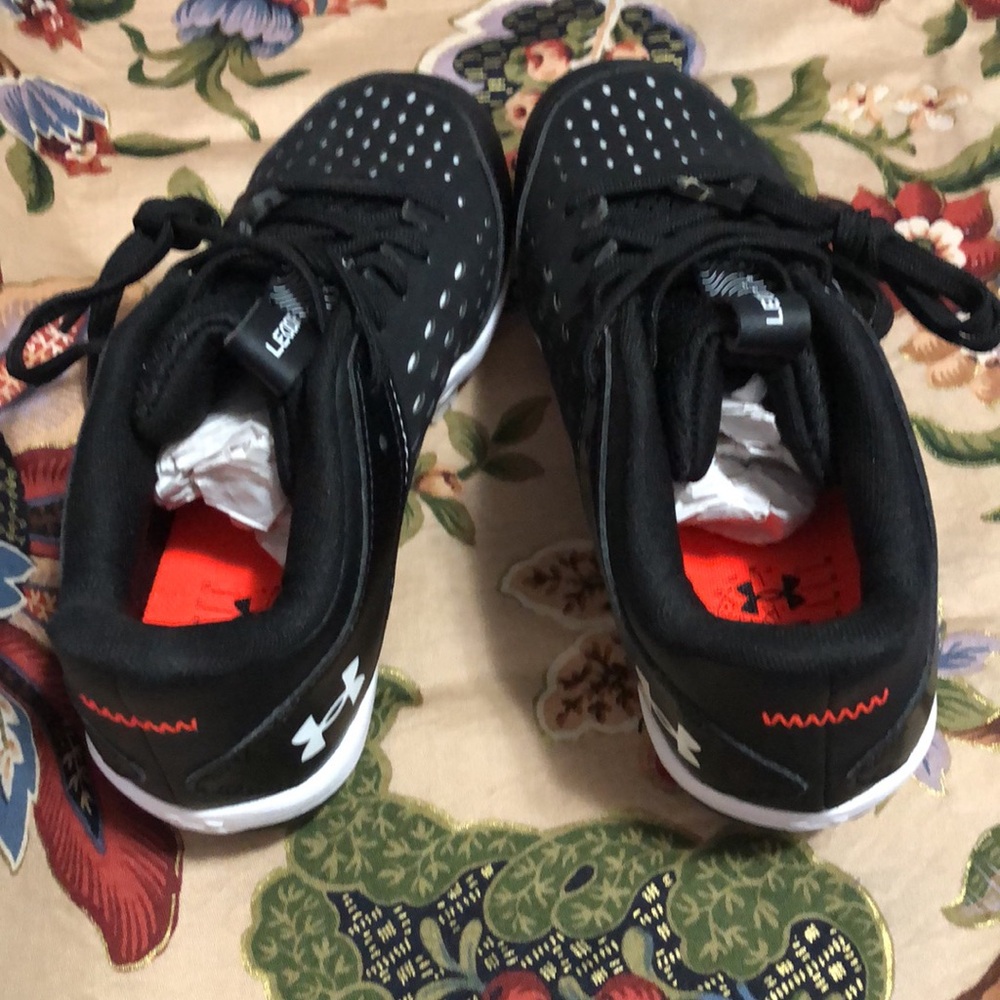 ⚽️UNDER ARMOUR⚽️NWOT Soccer Cleats, 2.5Y - Picture 6 of 9